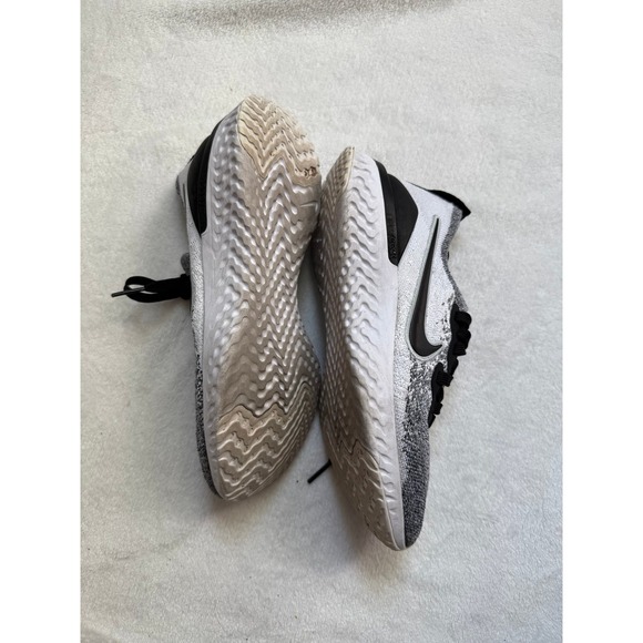 Nike Epic React Flyknit 2 'Oreo' running shoes - Picture 4 of 6